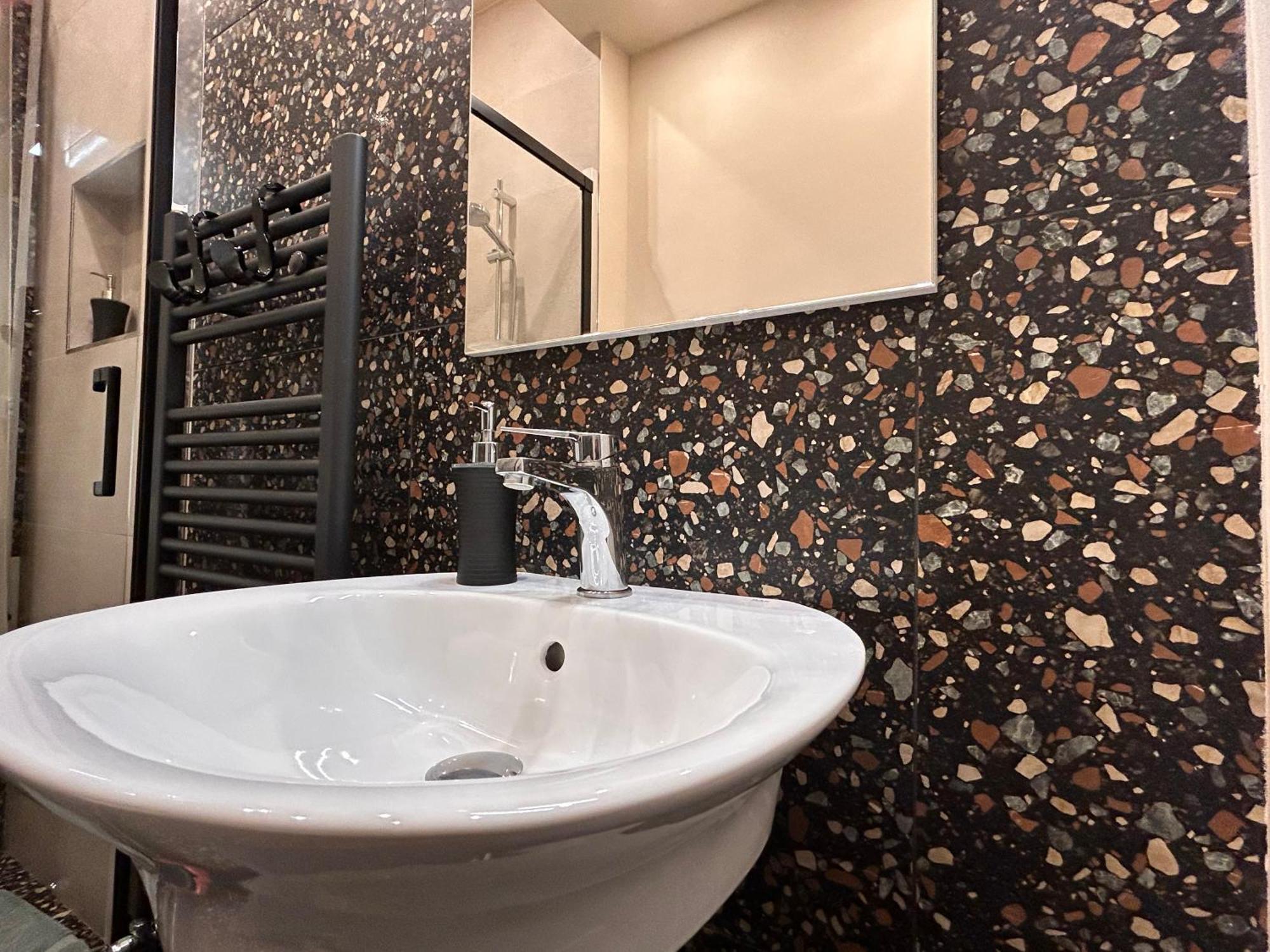 Casa Daura - Your Comfortable Apartment In Bologna - Parking Bagian luar foto